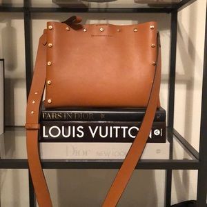 Express Cognac crossbody